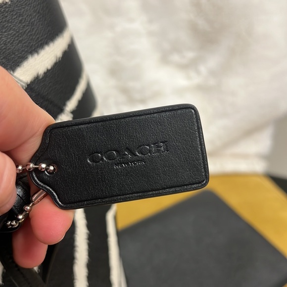 Reversible Coach bag - Picture 9 of 12
